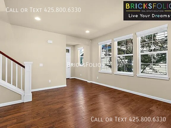 Building Photo - 814 Mount Baker Pl NE