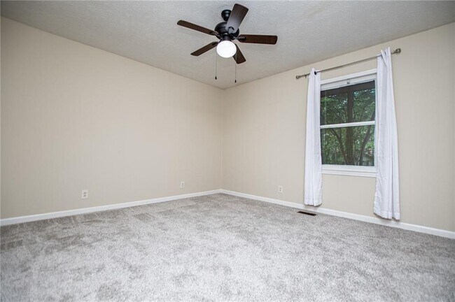 Building Photo - 1499 Stonington Ct