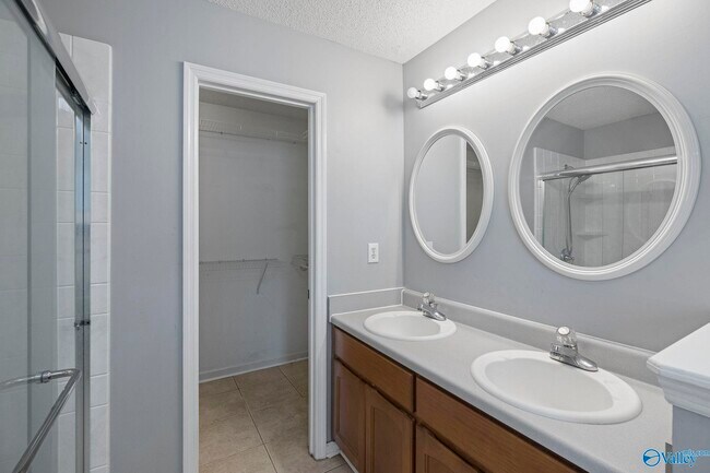 Building Photo - 300 Sweetwood Ln NW