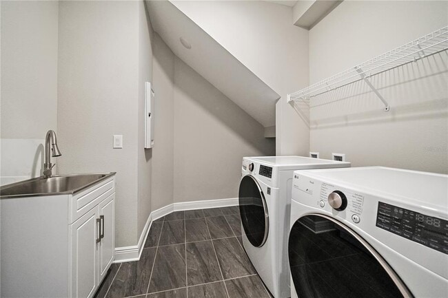 Building Photo - 4749 Antrim Dr