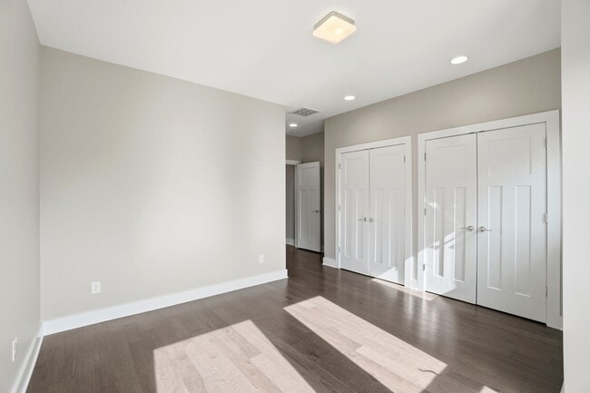 Building Photo - Experience Elevated Urban Living in the Heart of South End