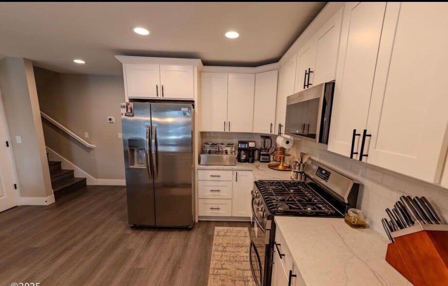 Building Photo - 778 E Jefferson St