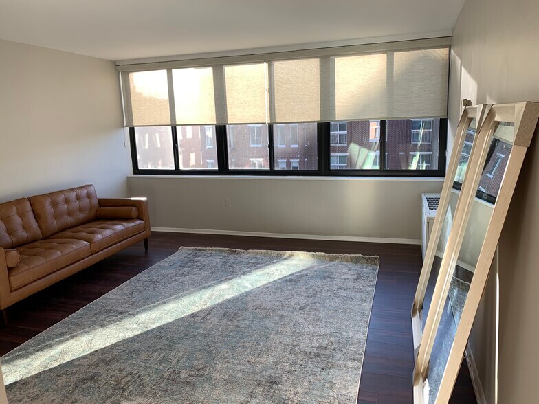 Building Photo - 2030 F St NW