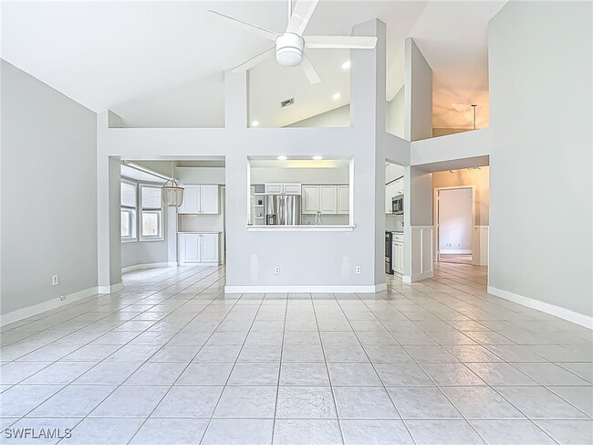 Building Photo - 351 Pindo Palm Dr