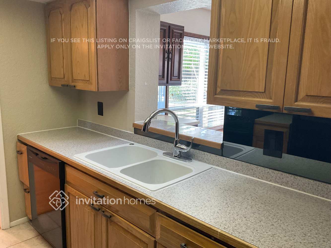 Building Photo - 13353 Hacienda Dr