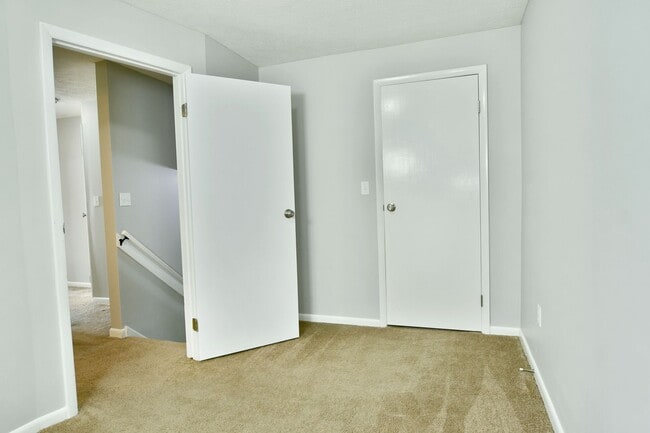 Building Photo - 226-228 W Park Ave