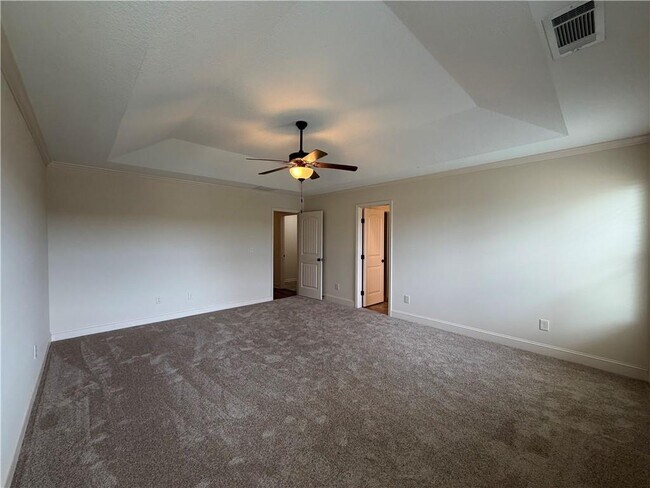 Building Photo - 2125 Savannah Dr