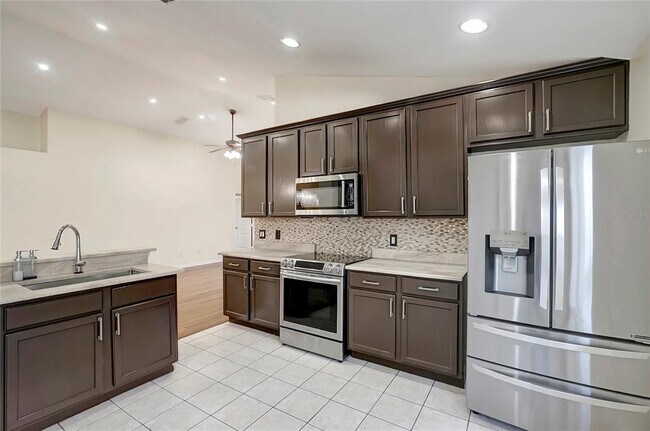 Building Photo - 3929 Washburn Pl