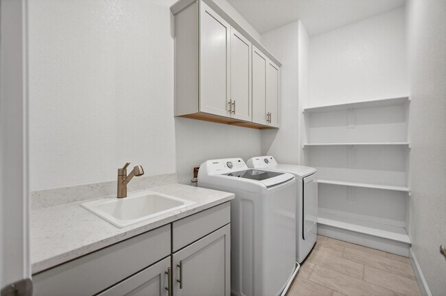 Building Photo - 5685 Sailrock St