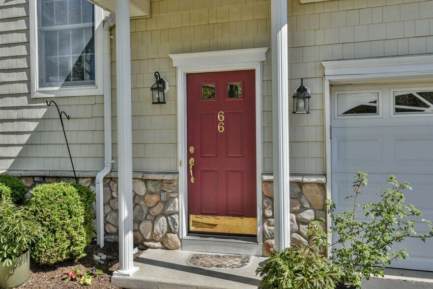Building Photo - 66 Pheasant Run