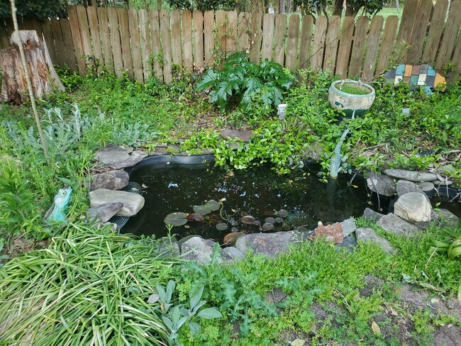 Building Photo - 4704 Great Oaks Dr