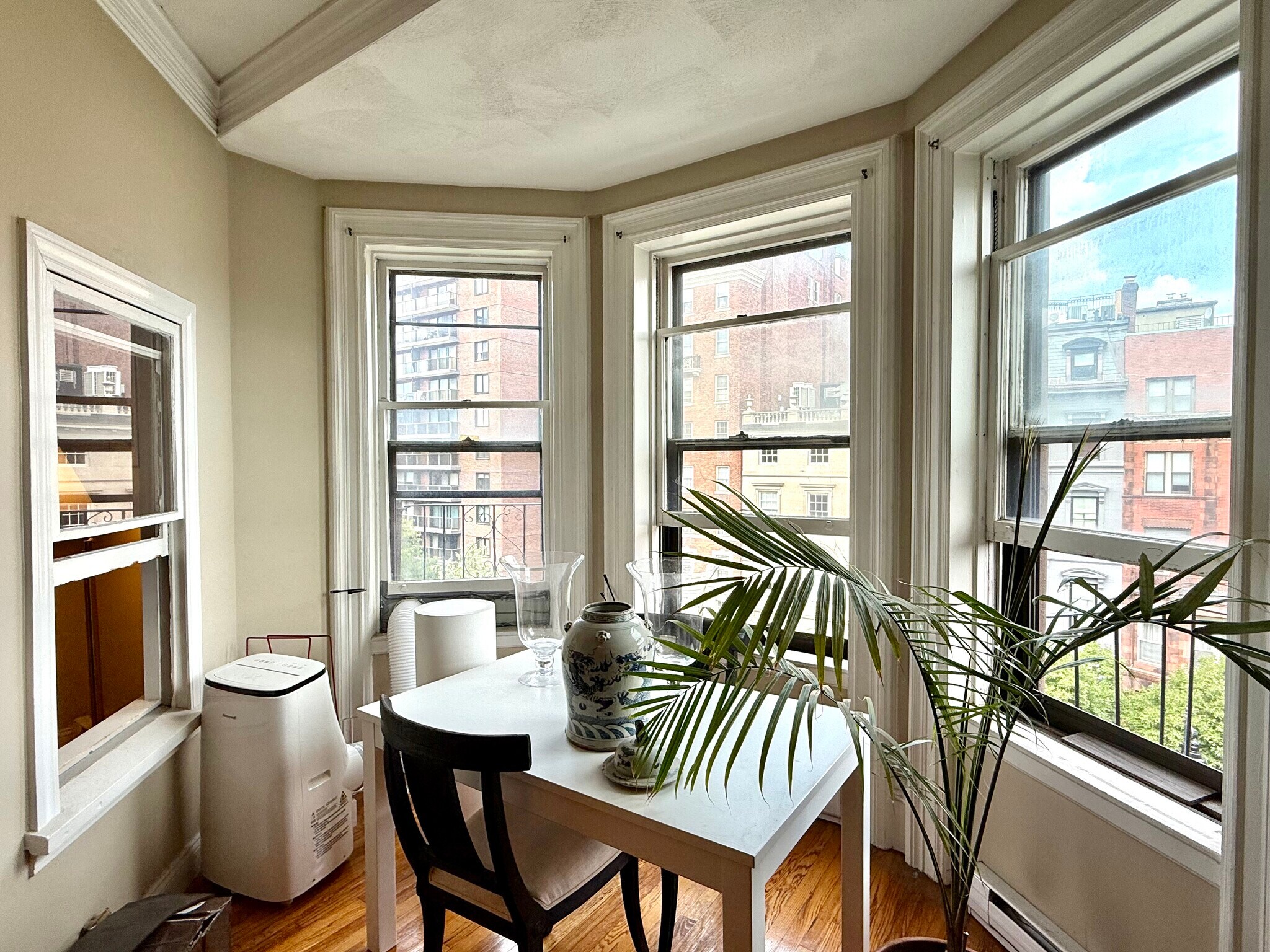 Building Photo - 181 Beacon St