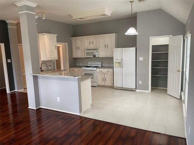 Building Photo - 4118 Creek Ridge Ln