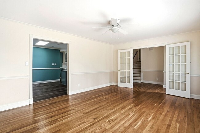 Building Photo - LIVE IN THE HEART OF RALEIGH-BEAUTIFUL AND FUNCTIONAL HOME AWAITS YOU!