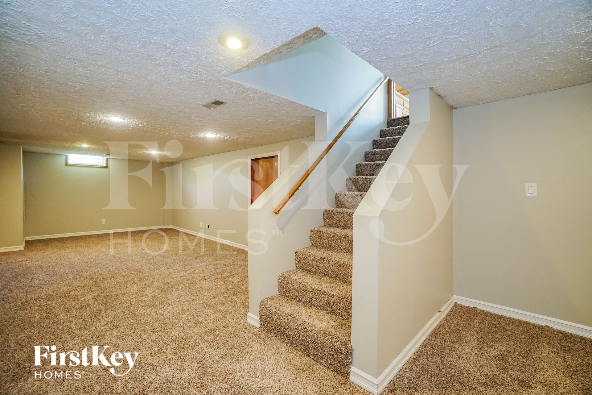 Building Photo - 13008 Oakmere Dr