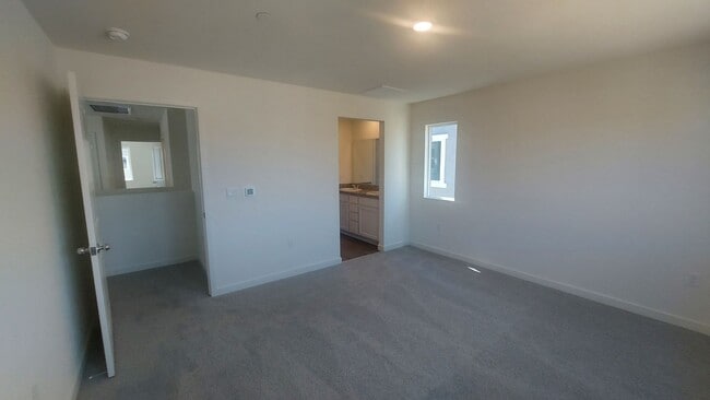 Building Photo - Brand New 4bedroom, 2.5bath in West Roseville