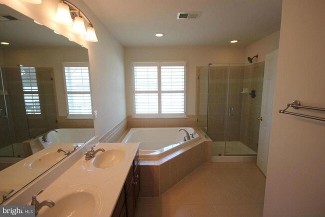 Building Photo - 15675 William Bayliss Ct