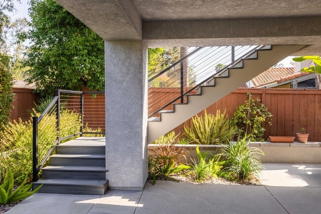 Building Photo - 4 Bedroom Home with Attached ADU in Scripps Ranch