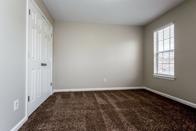 Building Photo - 613 Brookwater Dr