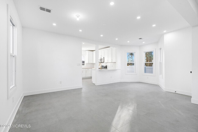 Building Photo - 448 Monmouth Rd