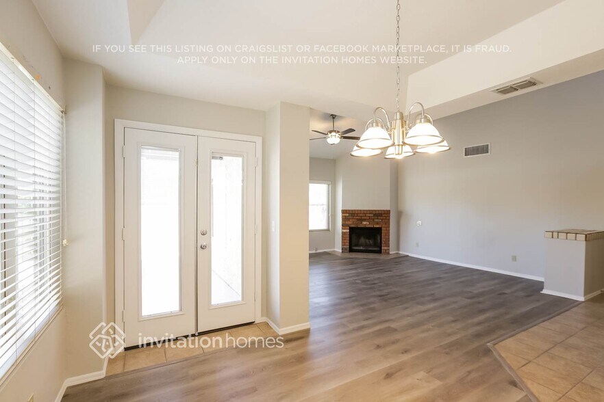Building Photo - 5732 W El Lago St