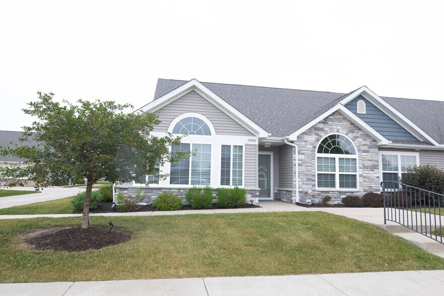 Crown Point Villa home - 10941 Elkhart Pl