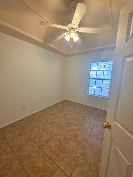 Building Photo - 1621 Nassau St