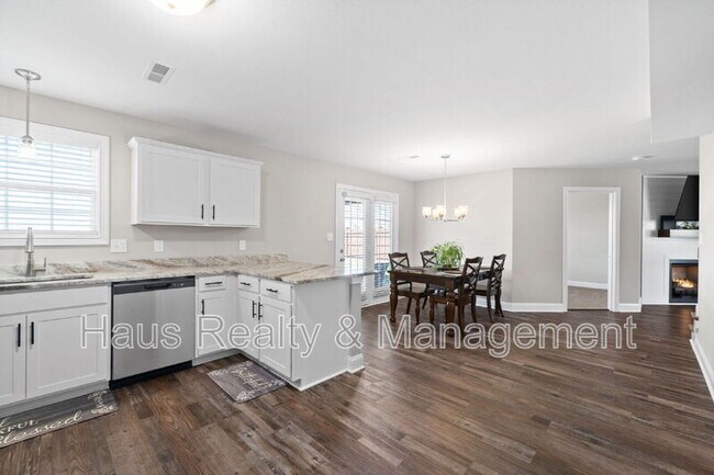 Building Photo - 764 Lillian Grace Dr
