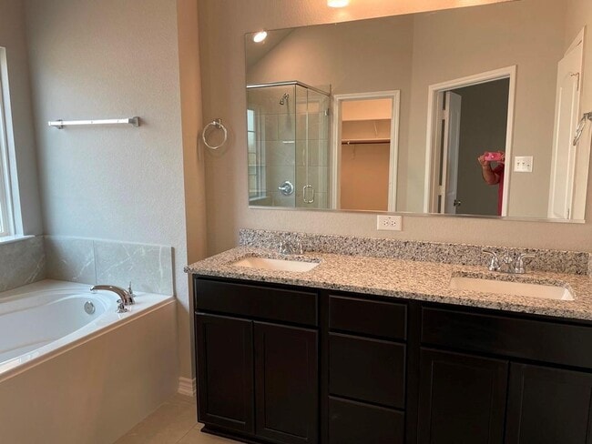 Building Photo - 7722 Merry Oaks Cv