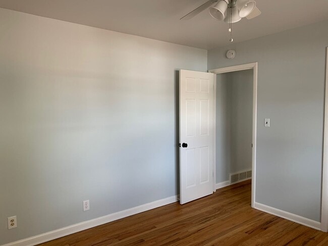 Building Photo - Wonderful 4 Bedroom 2 Bathroom Home in Eastridge!