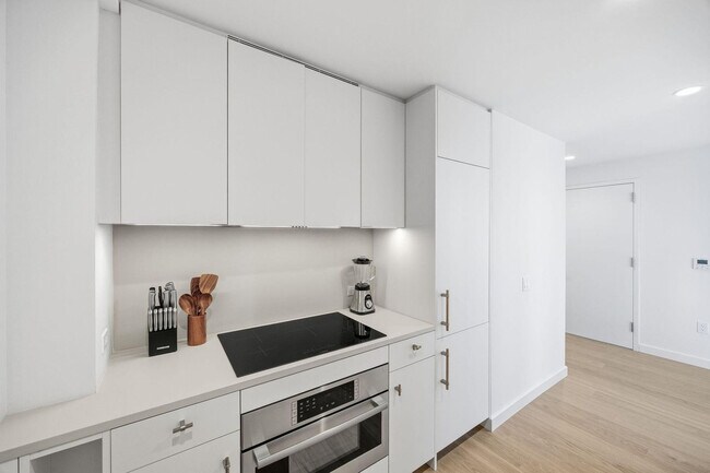 Building Photo - 16 Dupont St