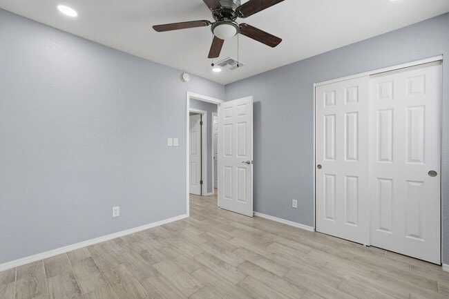 Building Photo - 2934 N 79th Ln