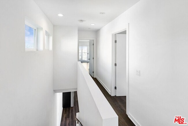 Building Photo - 26349 Fairside Rd