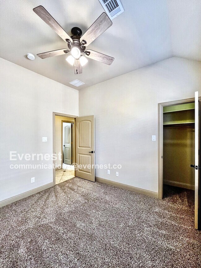 Building Photo - 16709 Stillhouse Hollow Ct