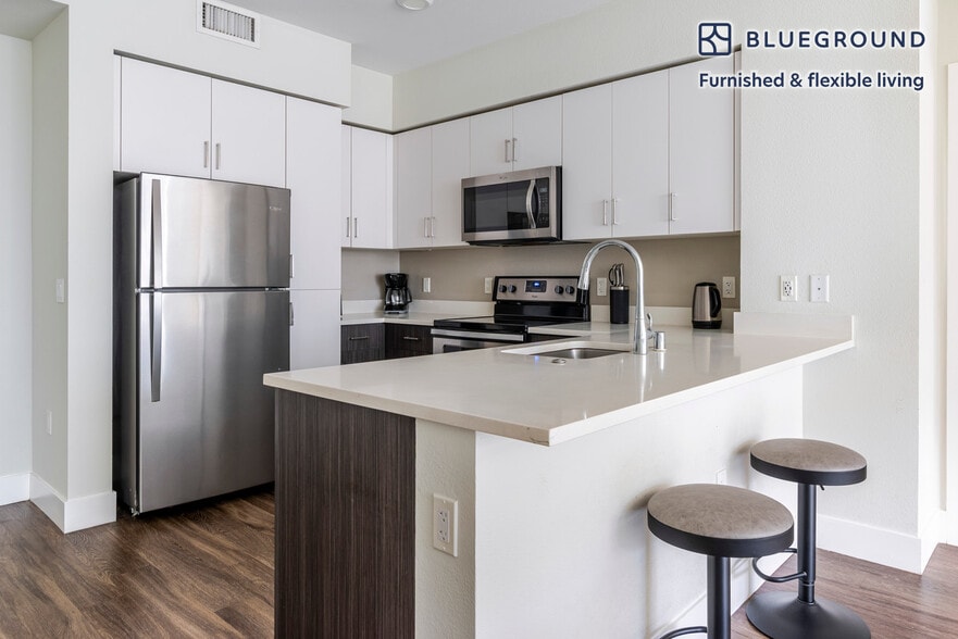 Building Photo - 3889 Artist Walk Common