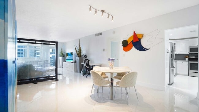 Building Photo - 4250 Galt Ocean Dr