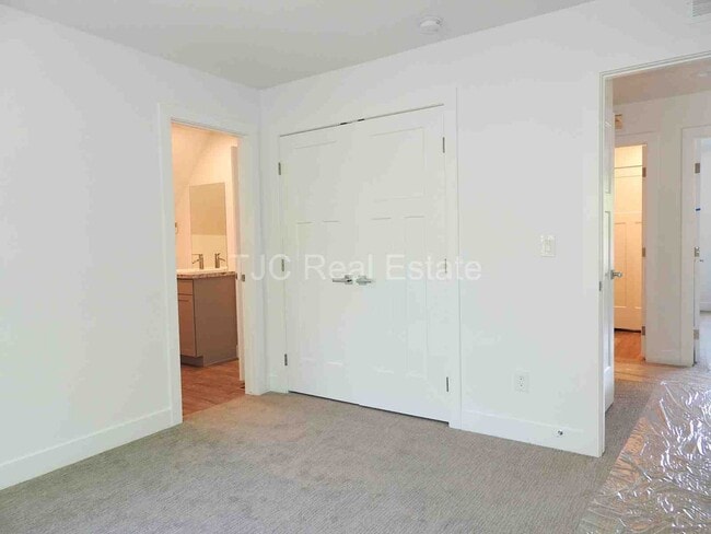 Building Photo - 6704 Ralston Rd