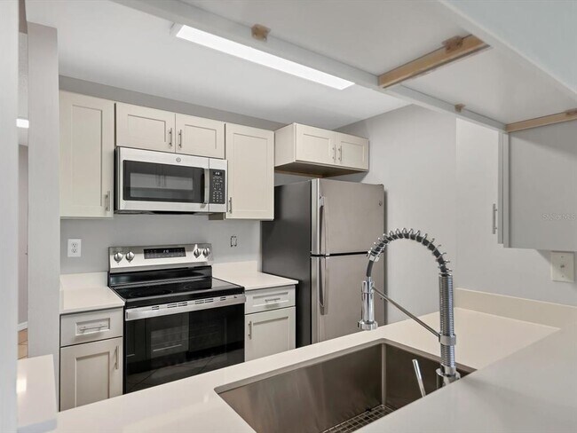Building Photo - 5551 Bentgrass Dr
