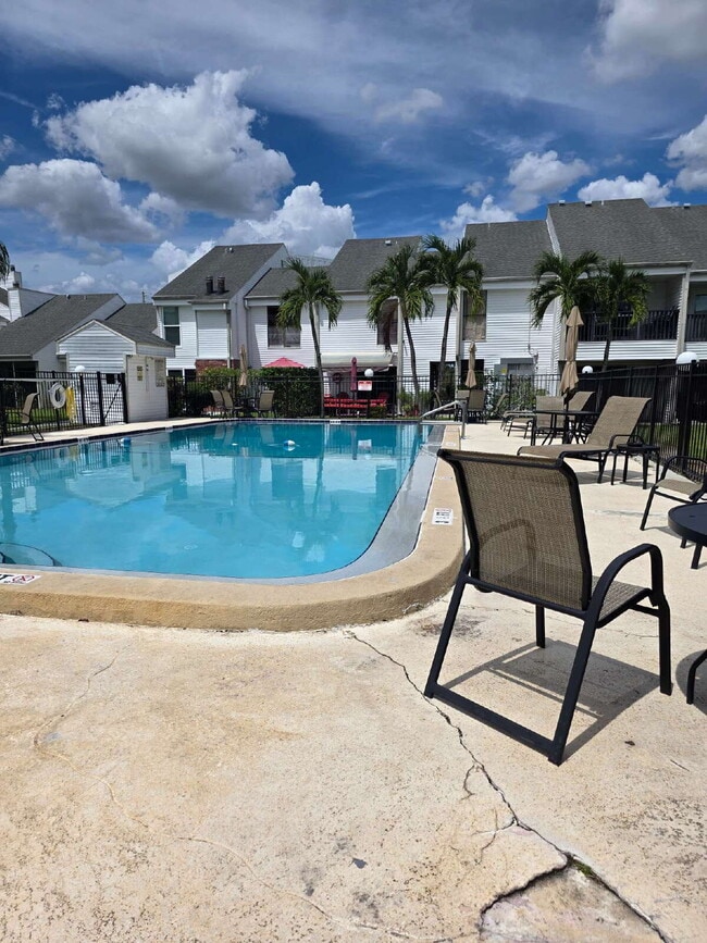 Building Photo - Condo For rent in Palms of Tarpon Springs