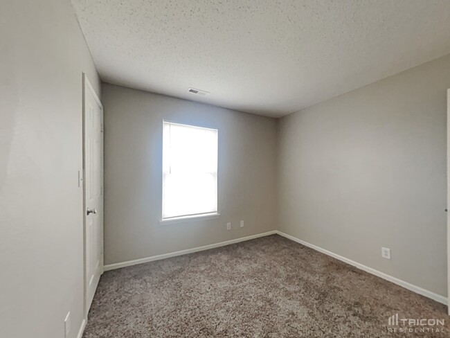 Building Photo - 5851 Prairie Meadow Dr