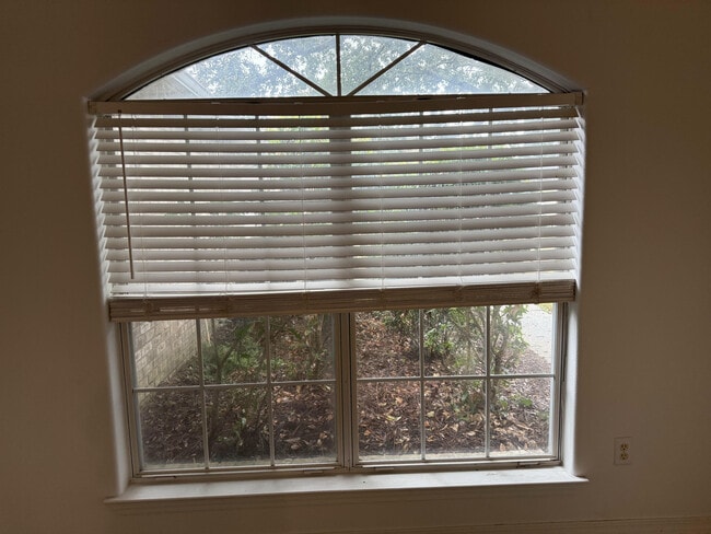 Building Photo - 2678 Hidden Estates Cir