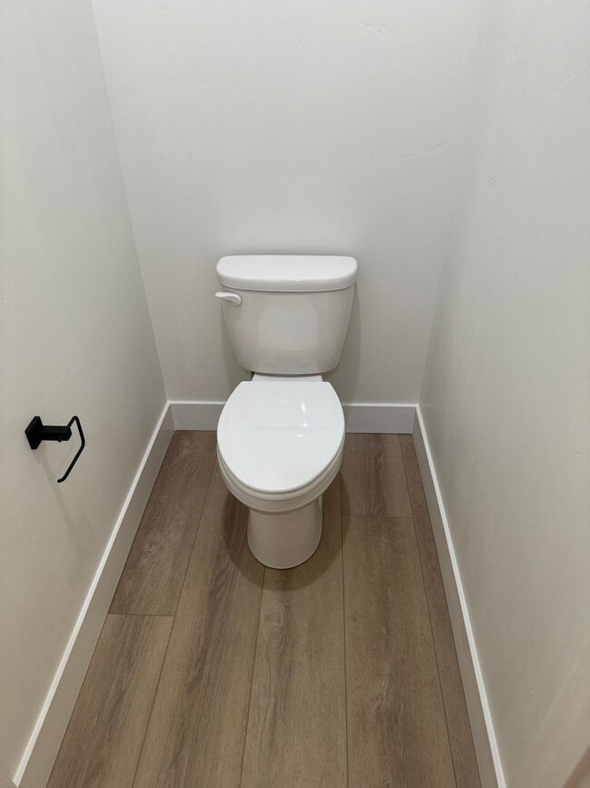 Building Photo - TWIN HOME FOR RENT IN SUGAR CITY - 3 BEDROOMS 2 FULL BATHROOMS