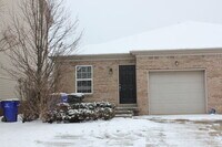 Building Photo - 3690 Laredo Dr