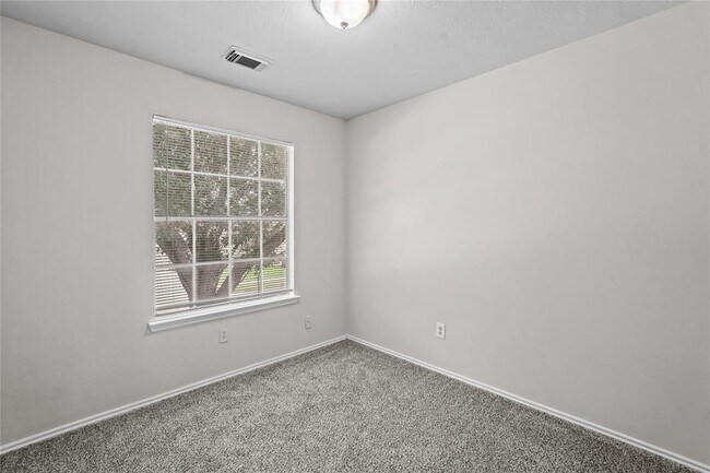 Building Photo - 993 Shelton Ln