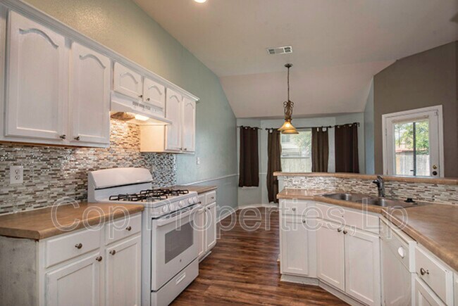 Building Photo - 8510 Trumpet Cir