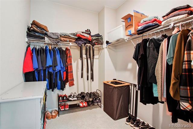 Building Photo - 4140 Lake St