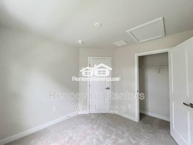 Building Photo - 202 Reid's Pl Dr
