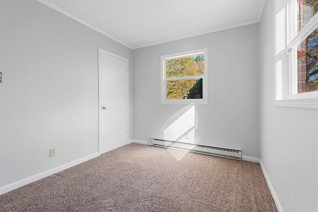 Building Photo - **Available 06/12/2026** 3Bed/1.5Bath Cozy & Convenient in Durham NC!