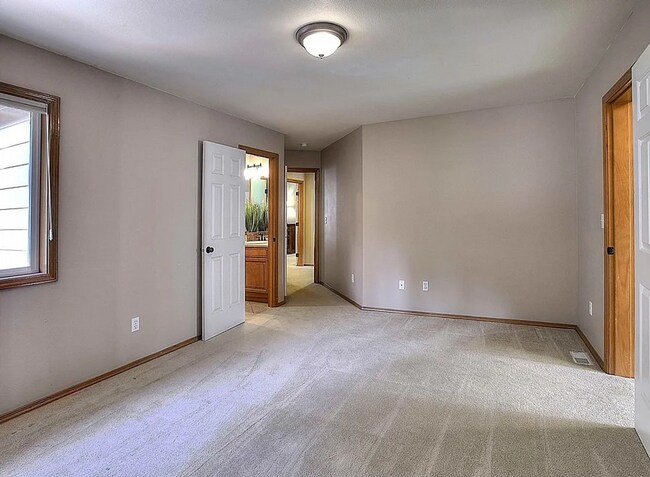Building Photo - 2716 22nd Ave Ct NW