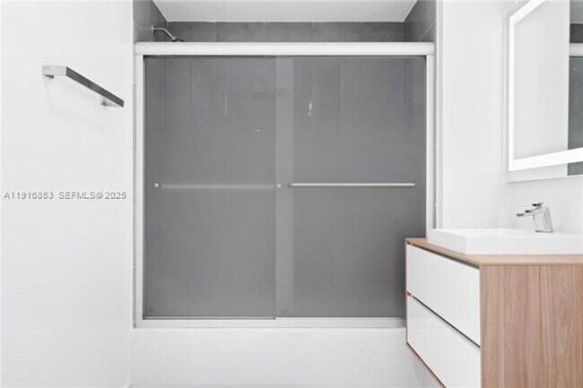 Building Photo - 92 SW 3rd St